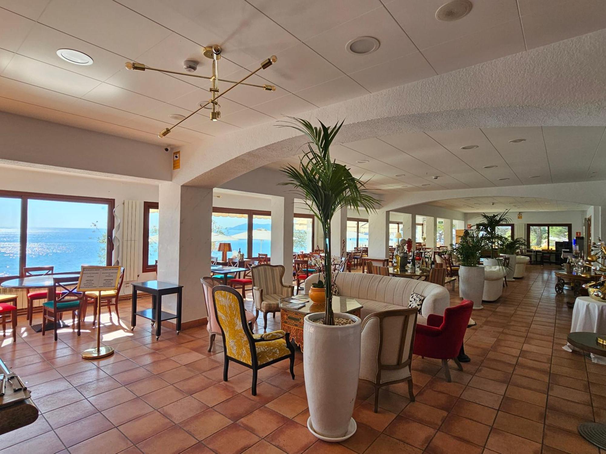 Hotel Grifeu يانكا المظهر الخارجي الصورة