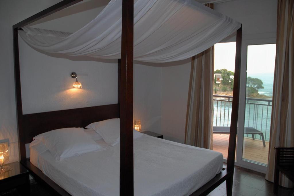 Hotel Grifeu يانكا المظهر الخارجي الصورة