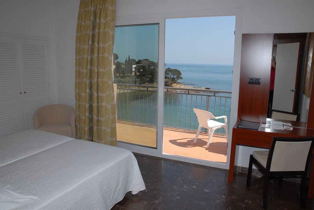 Hotel Grifeu يانكا المظهر الخارجي الصورة