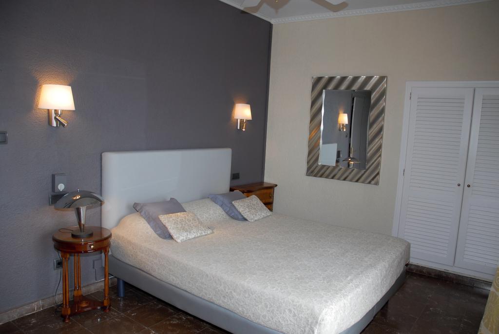 Hotel Grifeu يانكا المظهر الخارجي الصورة