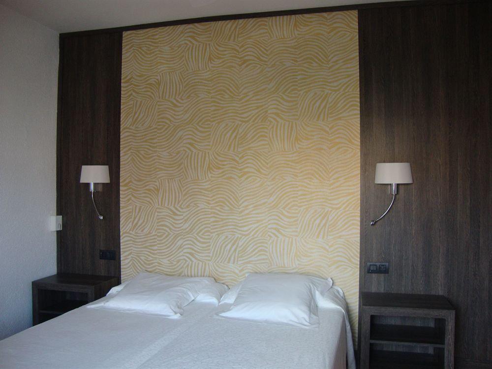 Hotel Grifeu يانكا المظهر الخارجي الصورة